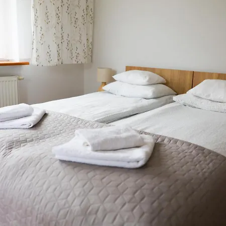 Noclegi Jaroszowice Gæstehus 3*