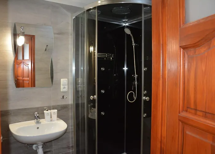 Noclegi Jaroszowice Pensjonat *